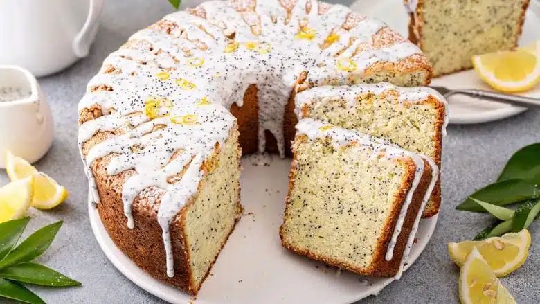 Gâteau au citron avec pavot et chocolat blanc