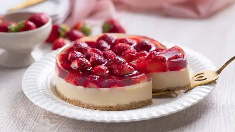 Cheesecake aux fraises avec gélatine
