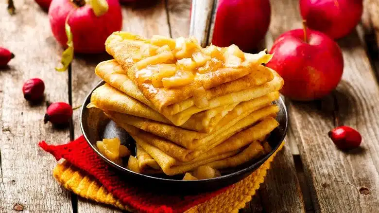 Crêpes aux pommes caramélisées