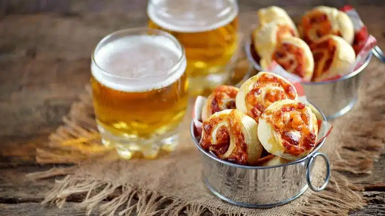 Escargots au jambon et au fromage en pâte feuilletée