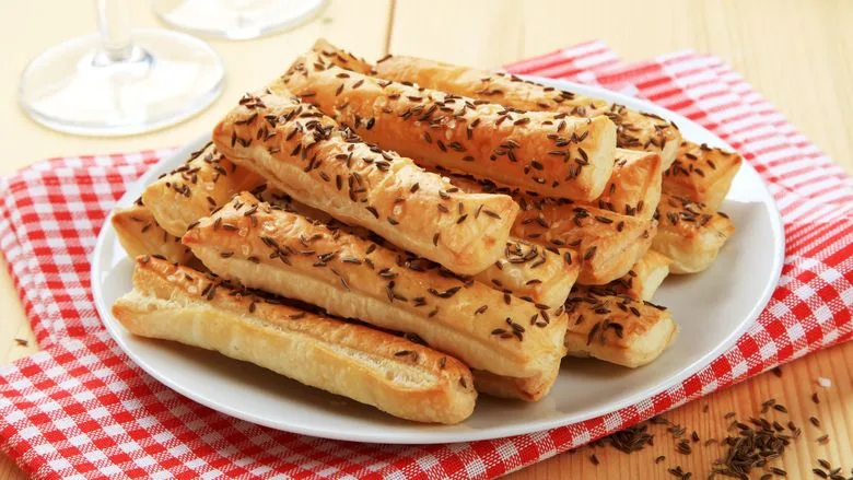Express salée de bâtonnets feuilletés