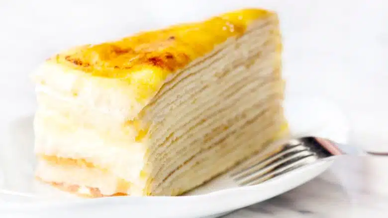 Gâteau de crêpes à la crème vanille