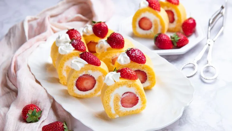 Roulade légère aux fraises