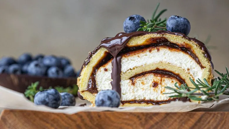 Roulade légère au fromage blanc et au chocolat