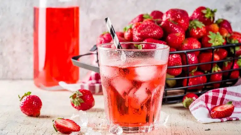 Sirop maison aux fraises