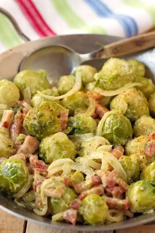Choux de Bruxelles à la Crème et aux Lardons